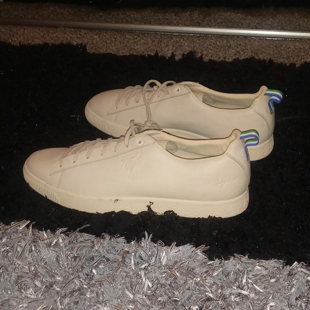 Signature Pumas!